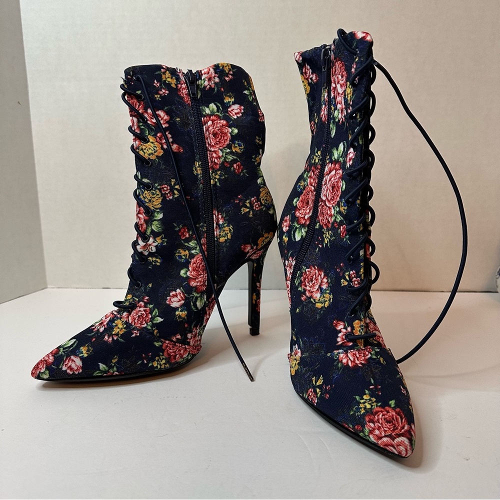Qupid Floral Patterned Heeled Boots with Lace-Up Design